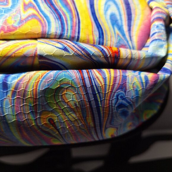 Vibedration Hydration Backpack with bladder - swirls - Used - Picture 5 of 12